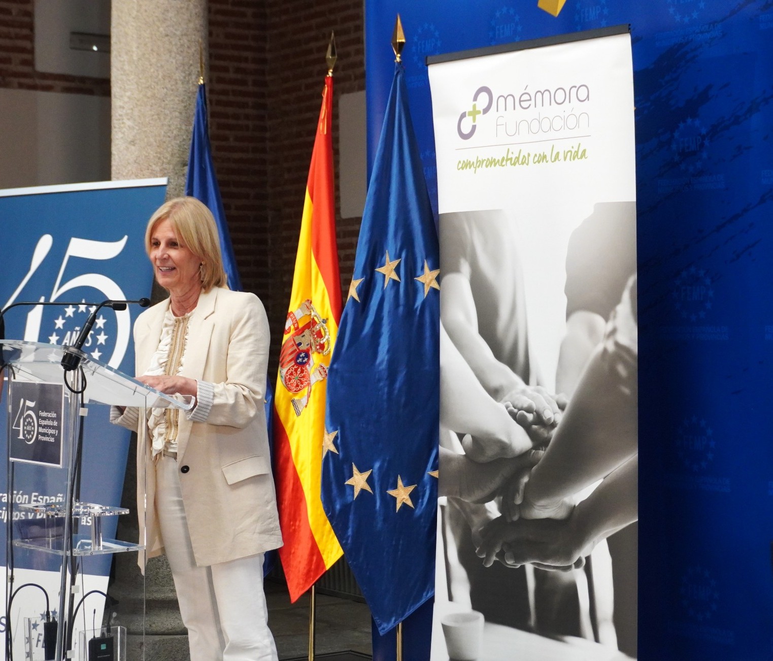 La alcaldesa ha recibido el sello Ciudades que Cuidan