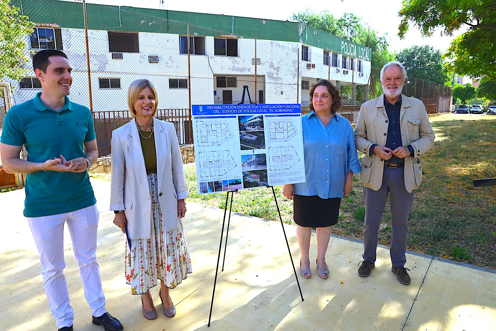 La alcaldesa presenta el proyecto de obras de la antigua jefatura de Policía Local del Almendral