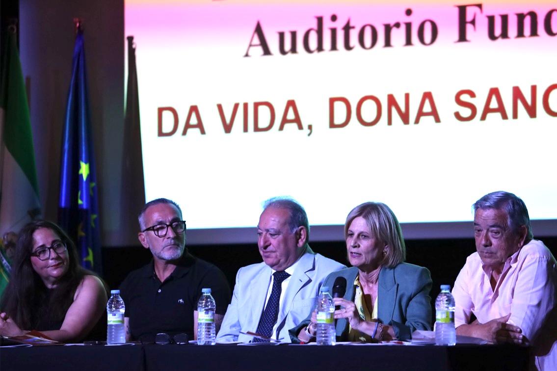La alcaldesa asiste a la clausura de la asamblea de la Asociación de Donantes de Sangre