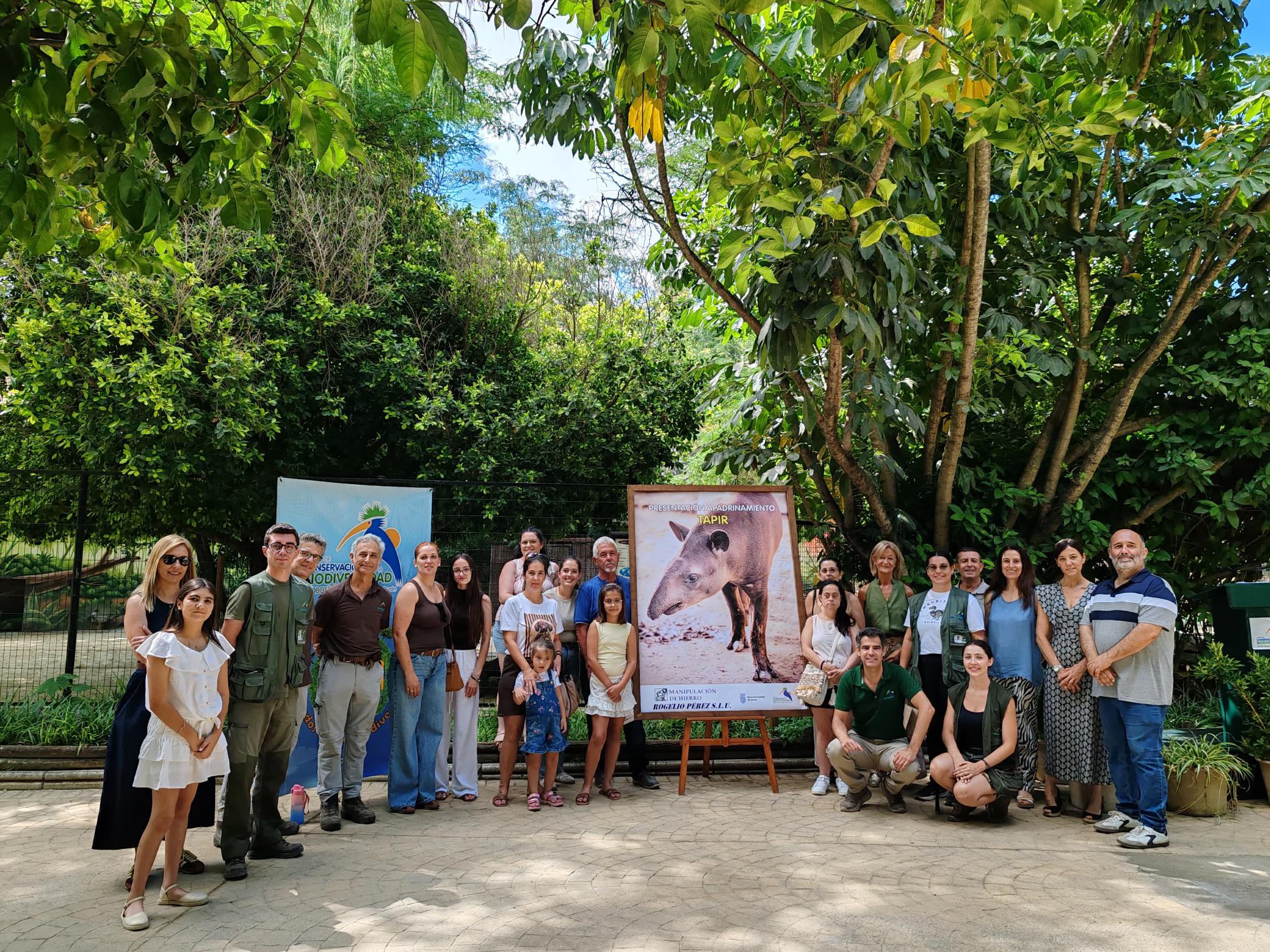 La empresa Manipulación de Hierro Rogelio Pérez apadrina al tapir amazónico del Zoo