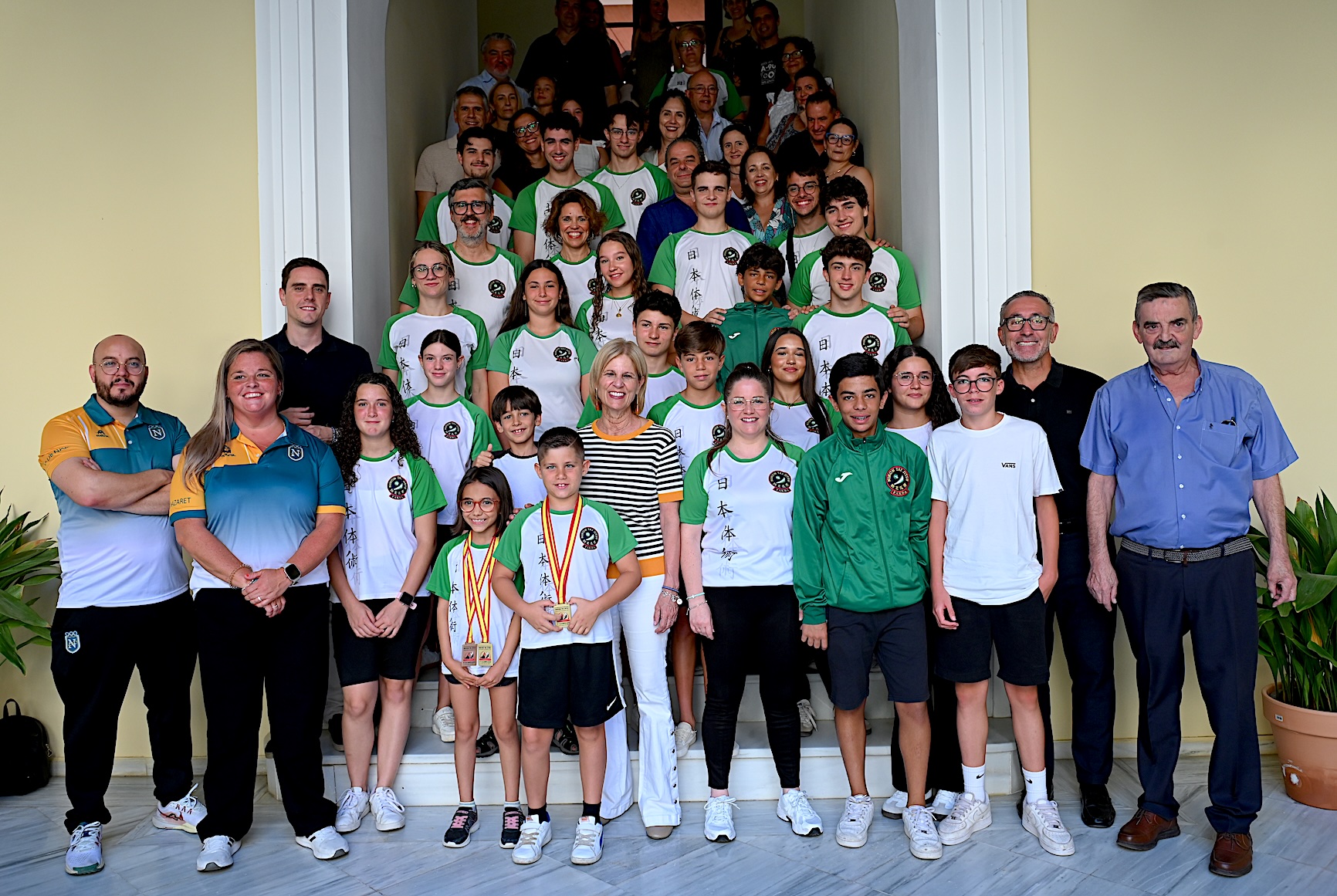 La alcaldesa recibe al equipo de Tai del Club Nazaret