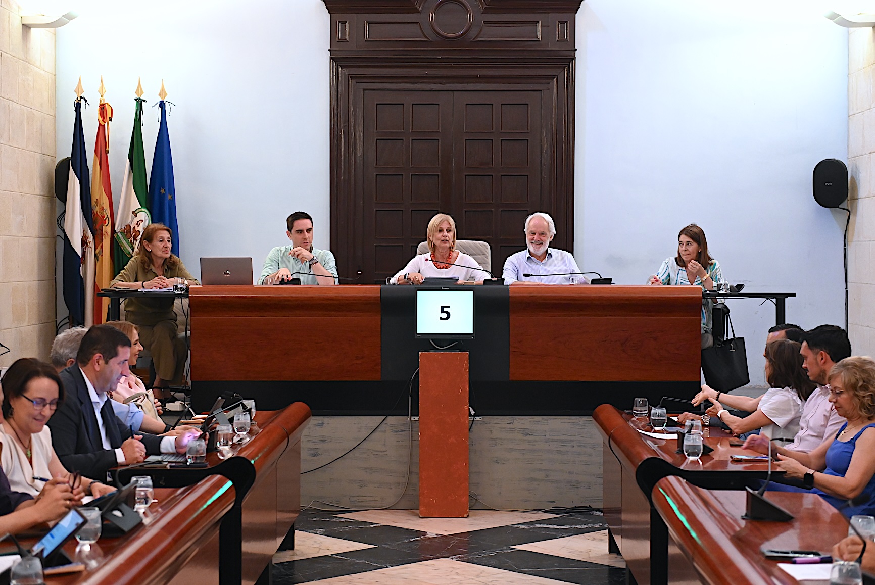 El Pleno aprueba un nuevo Plan de Pago a Proveedores y actualiza el Plan de Ajuste 