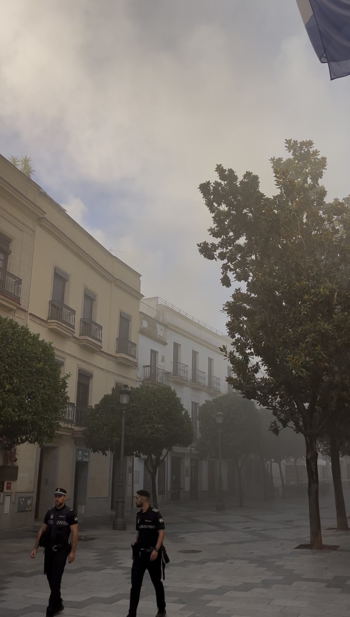 La Policía Local ha colaborado en la extinción del incendio de la calle Remedios
