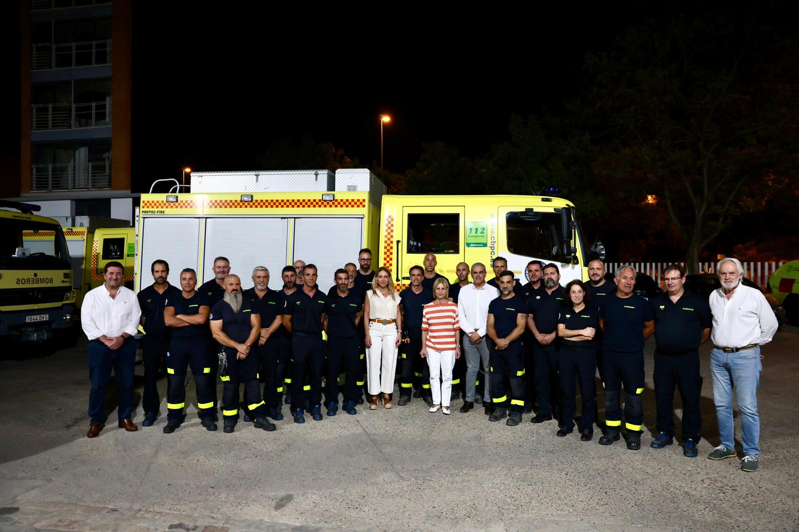 La alcaldesa ha despedido a los efectivos que ayudarán en el incendio de Ávila