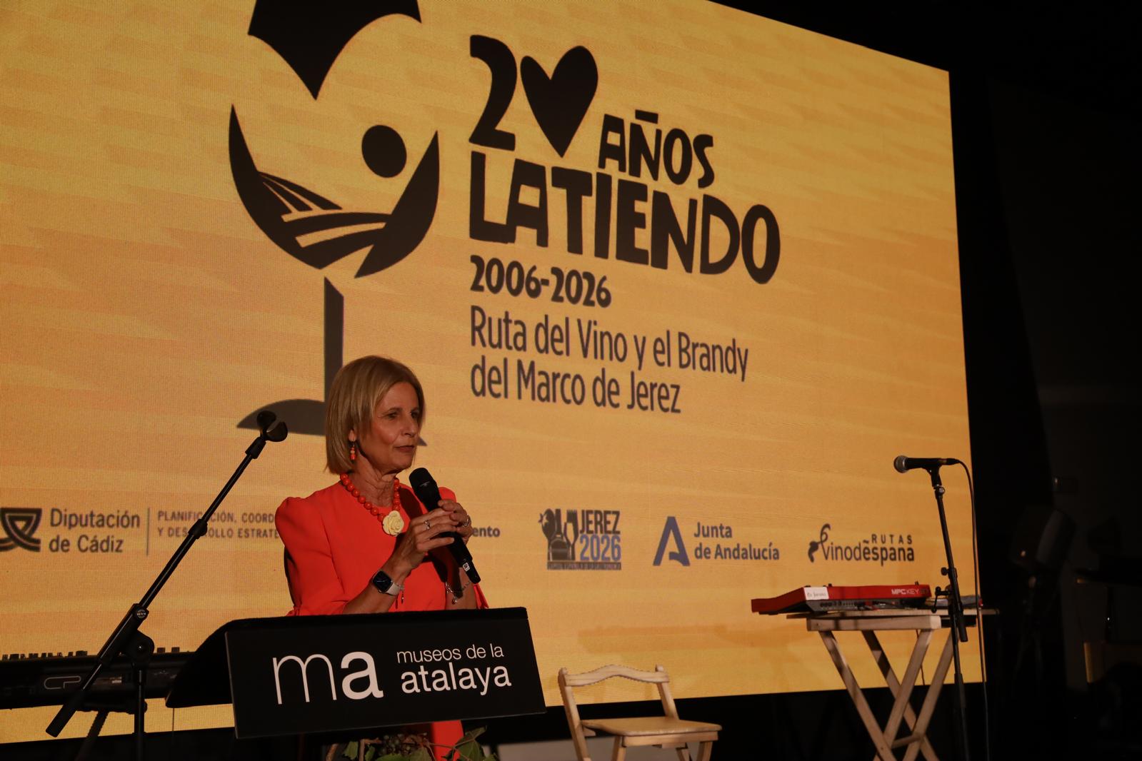 La alcaldesa asiste a la gala del 20 aniversario de la Ruta del Vino