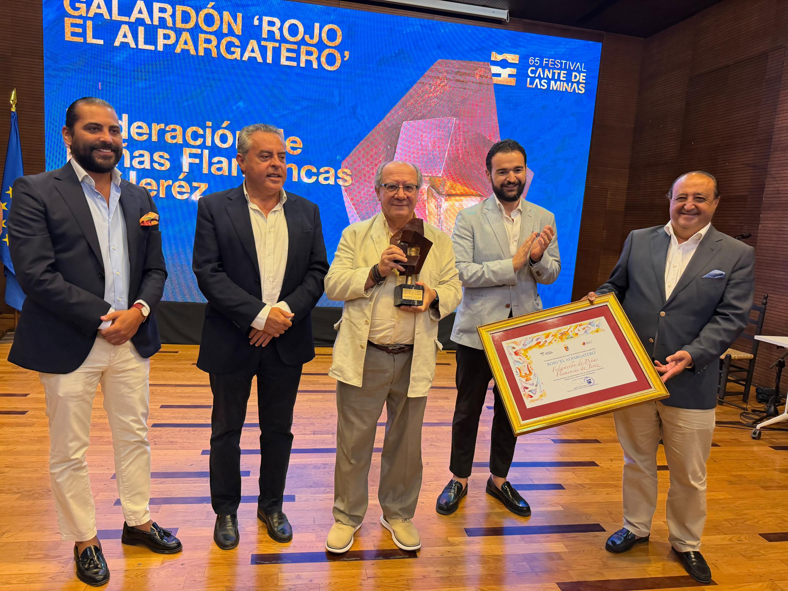 El Ayuntamiento felicita a la Federación de Peñas Flamencas