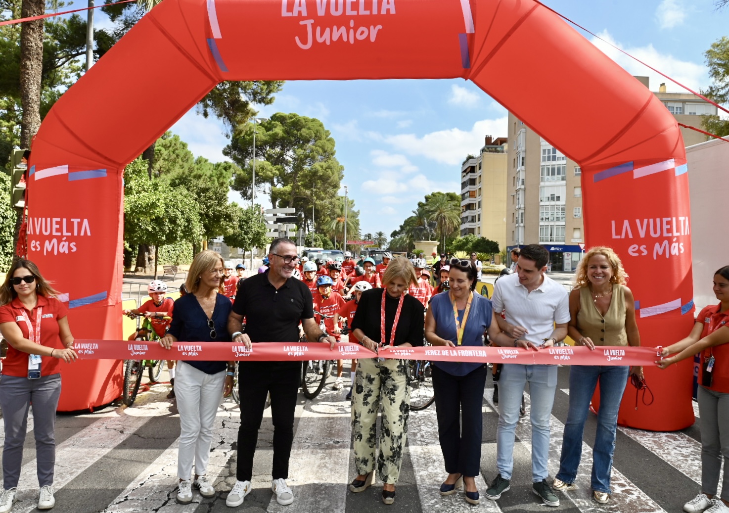 La alcaldesa ha dado la salida a la Vuelta Kids