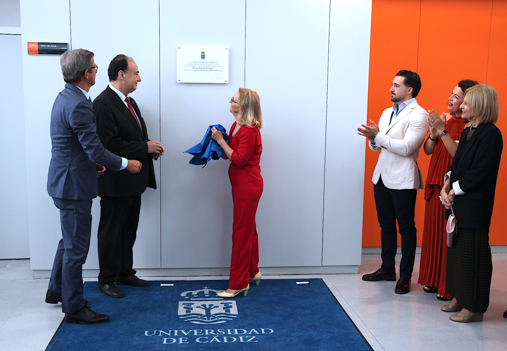 La alcaldesa asiste a la inauguración del Aulario de Carmelo García Barroso