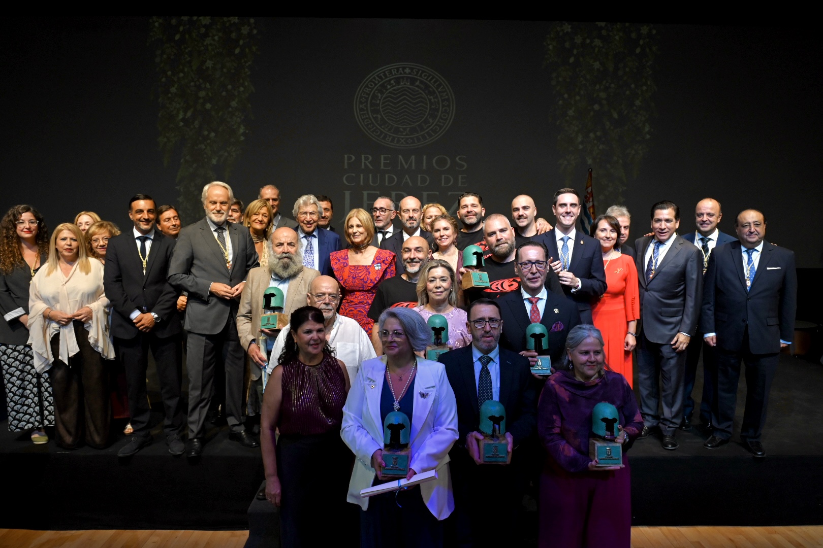 La alcaldesa y el presidente del Senado han presidido la entrega de los Premios Ciudad de Jerez