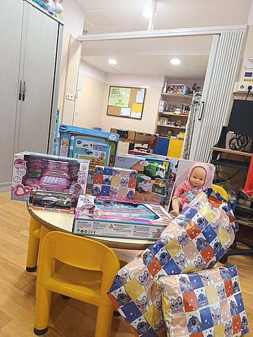 Donación de juguetes al Aula Pediátrica del Hospital de Jerez