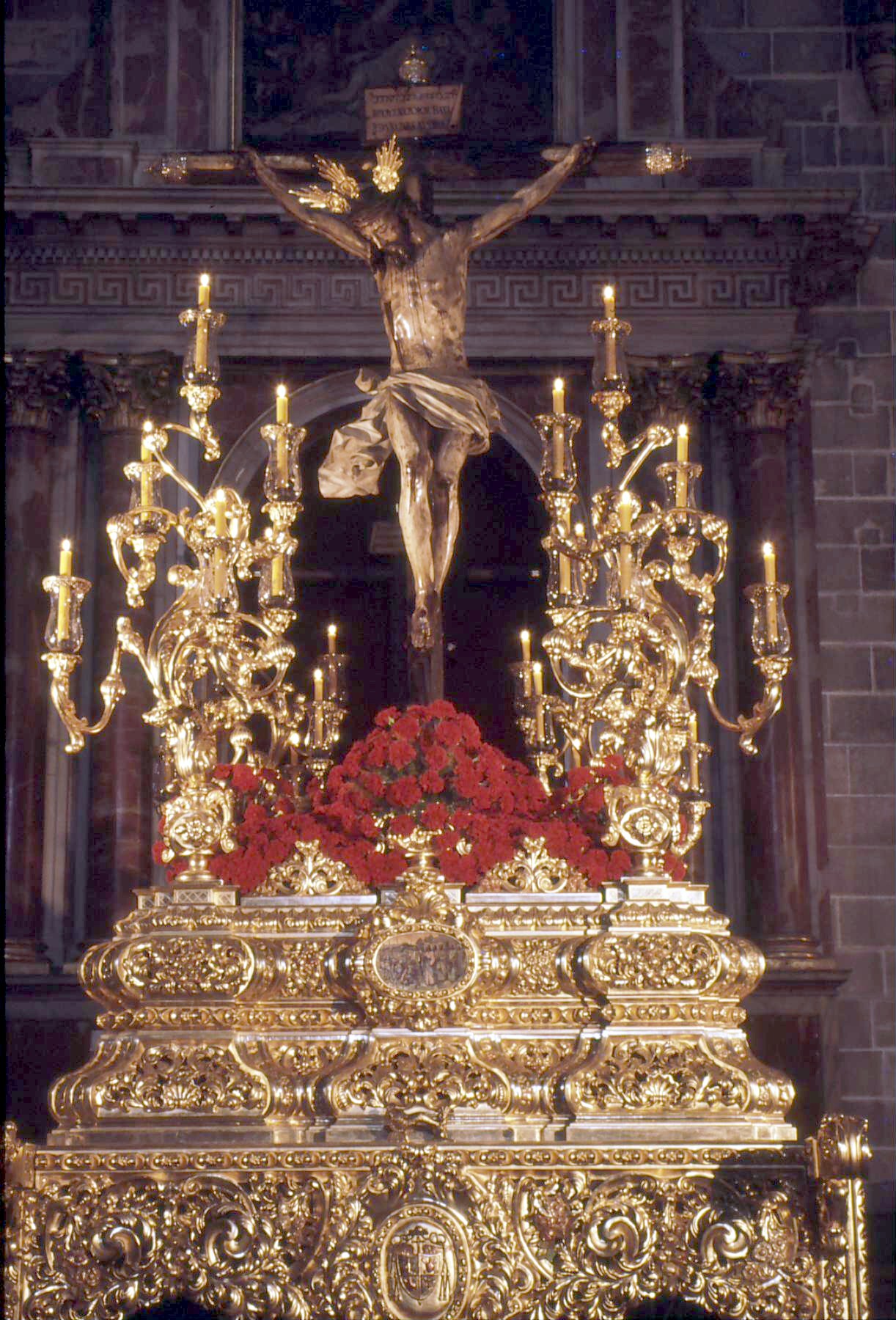 Paso de misterio Santo Crucifijo