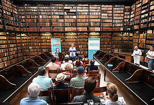 Alcaldesa presenta la programación de la Feria del Libro