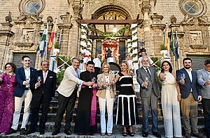 La alcaldesa preside la ceremonia de la Pisa de la Uva