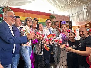 La caseta de Jerelesgay acogió el tradicional brindis Arcoiris