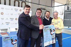 El delegado de Deportes en la presentación del torneo de pádel benéfico