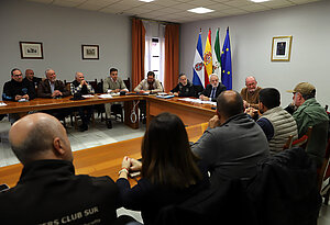 El teniente de alcaldesa durante la reunión