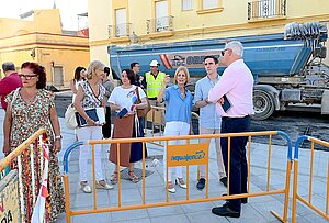 La alcaldesa durante la visita