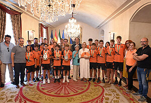 Alcaldesa recibe al Club Waterpolo Jerez