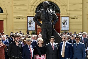 La alcaldesa ha asistido a la inauguración del monumento a Rafael de Paula
