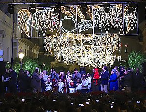 La alcaldesa inaugura el alumbrado de Navidad