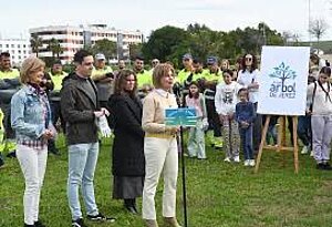 Archivo. Alcaldesa asiste plantación en la Laguna de Torrox