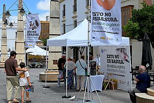 Más de 3.000 personas reciben información sobre la utilización del contenedor marrón