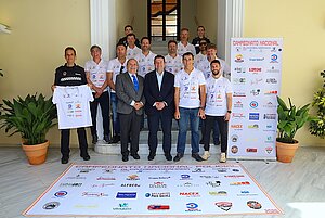 Ignacio Martínez felicita a Sherrypol por su participación en el Alcazaba