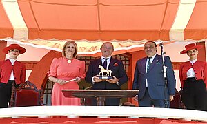 La alcaldesa preside el acto de entrega del Caballo de Oro 2024