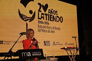 La alcaldesa asiste a la gala del 20 aniversario de la Ruta del Vino