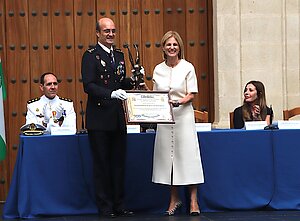 La alcaldesa ha asistido al acto del Día del Patrón de la Policía Nacional
