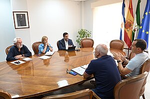 La alcaldesa recibe a la Asociación de Guardias Civiles