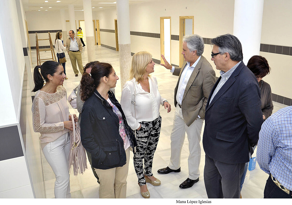 La alcaldesa visita las obras del nuevo Centro de Salud de Guadalcacín