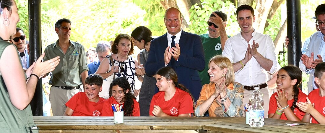 La alcaldesa preside el Día del Padrino en el Zoobotánico