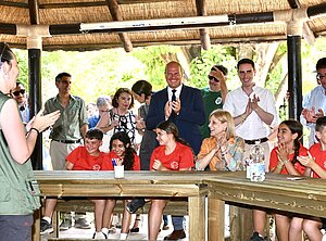 La alcaldesa preside el Día del Padrino en el Zoobotánico