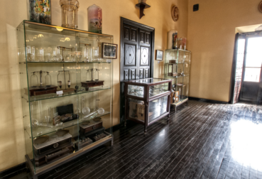 Imagen interior de la farmacia 3