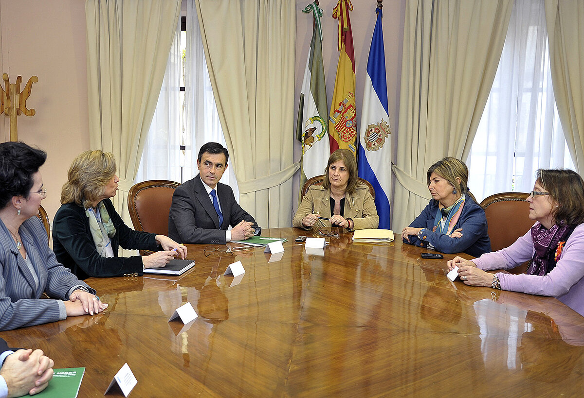 El Ayuntamiento firma un convenio de colaboración con la Junta para ...
