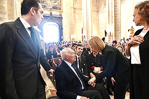 La alcaldesa asiste a la capilla ardiente y el funeral de Rafael de Paula