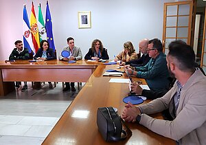 Reunión del jurado de los Premios Arcoiris y Nubarrón