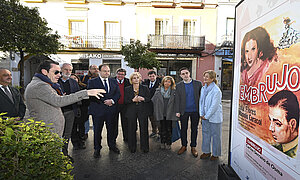 Exposición Lola Flores UCA en calle Larga