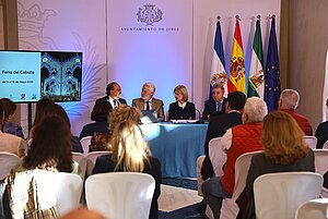 La alcaldesa ha presidido la Mesa del Turismo celebrada en el Ayuntmaiento