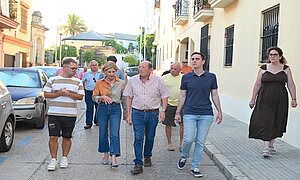 La alcaldesa y el teniente de alcaldesa Jaime Espinar visitan la barriada de La Alegría