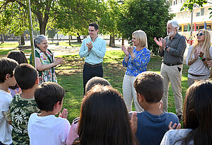 La alcaldesa en la plantación
