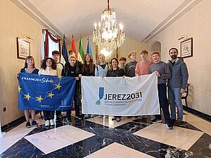 Nela García recibe a un grupo de alumnos de Erasmus de Alemania