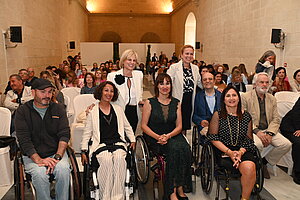 Alcaldesa asiste presentación libro Irene Villa