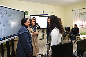 Nela García visita el CEPER Victoria Alba