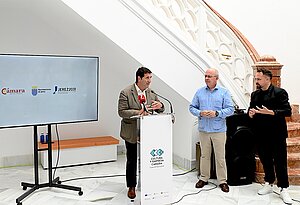 El teniente de alcaldesa durante la inauguración