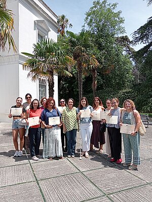 Nela García entrega los diplomas del último curso de la Fundación de Empleo