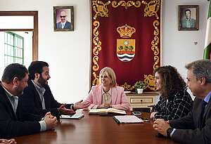Alcaldesa visita Estella del Marqués