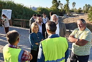 La alcaldesa y el delegado territorial de Agricultura realizan una visita técnica a los trabajos de limpieza del Guadalete