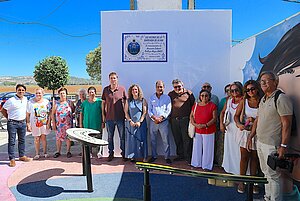 Susana Sánchez inaugura dos elementos de juego en el parque infantil de La Ina